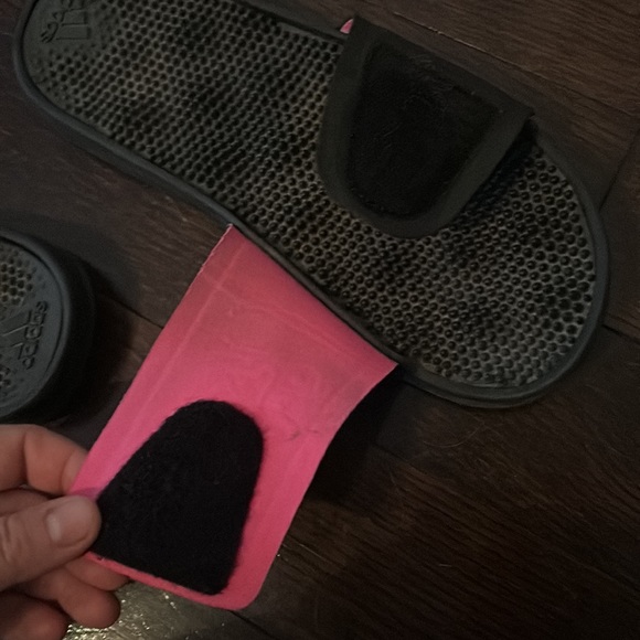 Adidas slides black with silver logo - Picture 3 of 7